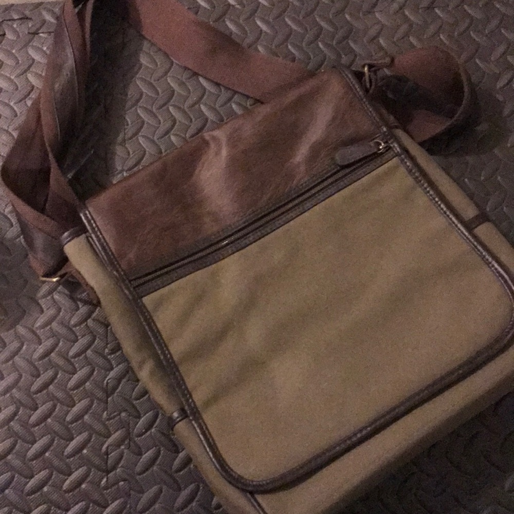 Hip messenger bag